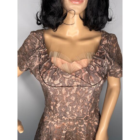 1950s Taupe Lace Fit & Flare Party Dress w/ Tulle Lining & Crown Zip Small - Picture 7 of 16